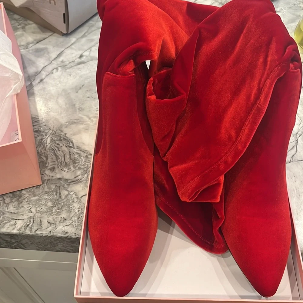 New in Box SMASH Malia over knee boots